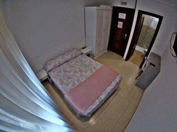 Pension El Figon : photo 2 de la chambre petite chambre double