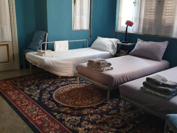 MyDre@mSavona : photo 3 de la chambre chambre familiale avec balcon