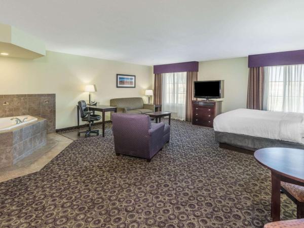 La Quinta by Wyndham Las Vegas Airport South : photo 7 de la chambre suite studio lit king-size avec canapé-lit et bain à remous - non-fumeurs
