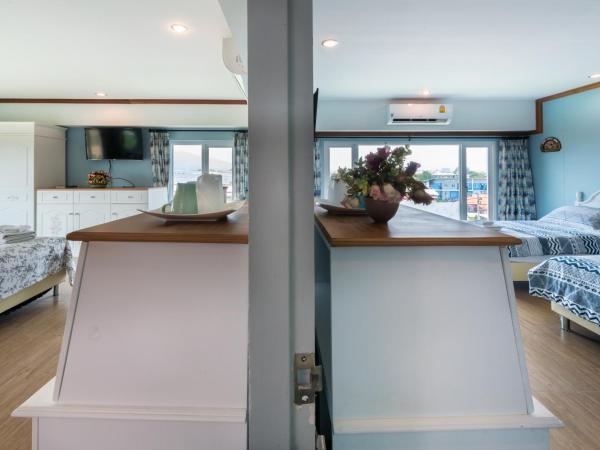 The Lilly Hotel : photo 8 de la chambre chambre familiale standard