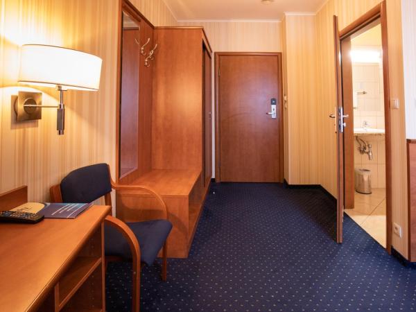 Business Hotel Vega Wrocław : photo 3 de la chambre chambre lits jumeaux