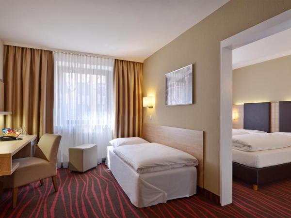 Europäischer Hof : photo 1 de la chambre standard triple room facing courtyard (no air-condition)