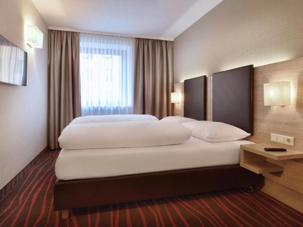 Europäischer Hof : photo 2 de la chambre standard triple room facing courtyard (no air-condition)