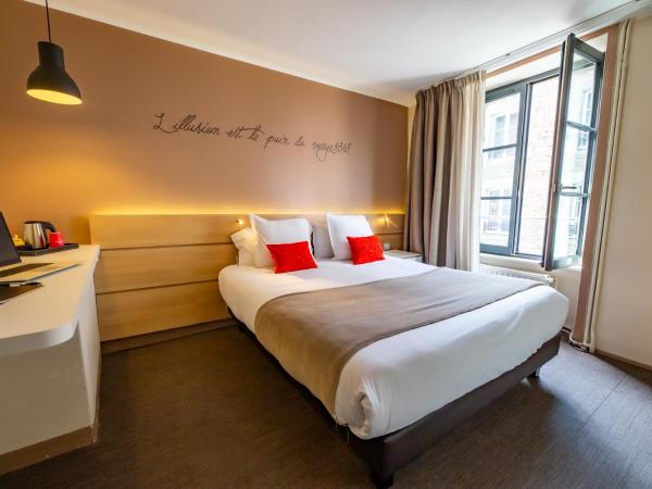 Hôtel du Château Dinan - Originals Boutique : photo 6 de la chambre chambre quadruple