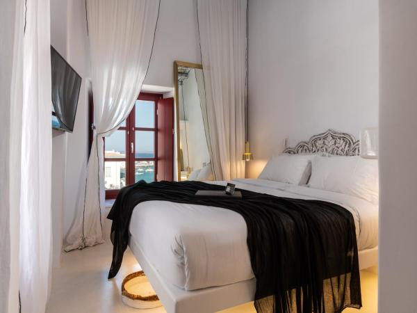 The TownHouse Mykonos : photo 9 de la chambre chambre double deluxe - vue sur mer