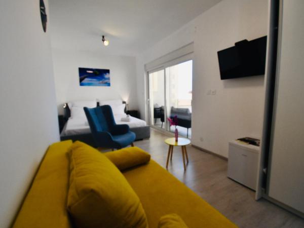 Dubrovnik Icy Guest House : photo 8 de la chambre chambre double supérieure avec balcon - vue sur mer