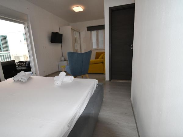 Dubrovnik Icy Guest House : photo 9 de la chambre chambre double supérieure avec balcon - vue sur mer