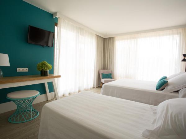 Hotel Almirante : photo 1 de la chambre chambre triple supérieure - vue sur mer