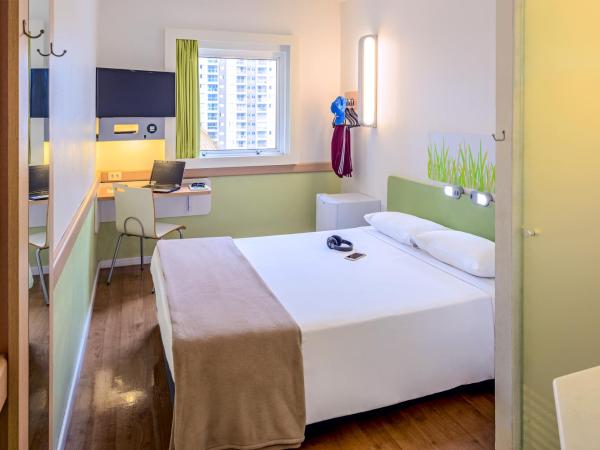 ibis budget Belo Horizonte Minascentro : photo 2 de la chambre chambre supérieure avec lit double