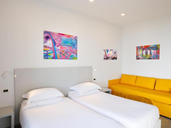 Art Hotel Gran Paradiso : photo 2 de la chambre chambre triple - vue sur jardin