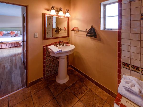Hacienda del Sol Guest Ranch Resort : photo 5 de la chambre chambre lit queen-size historique