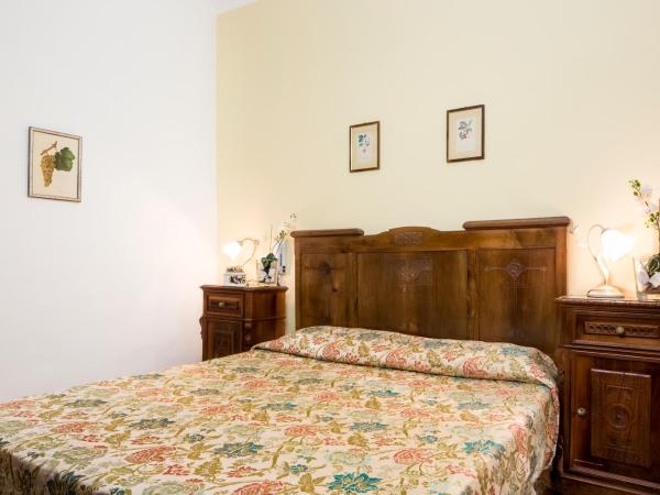 Albergo Tre Donzelle : photo 4 de la chambre chambre double avec salle de bains commune