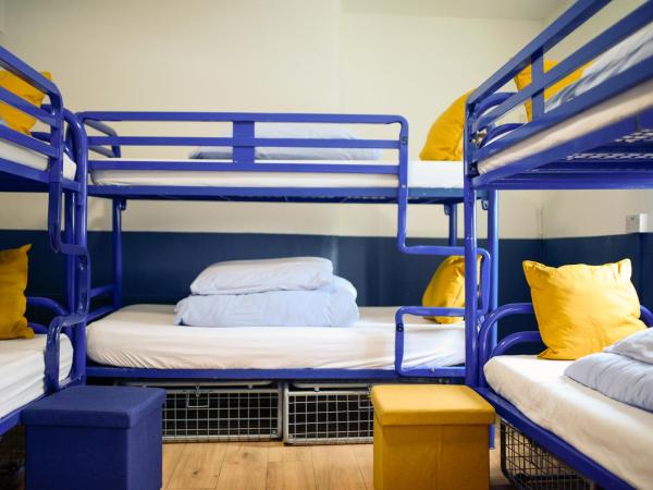 The Woodquay Hostel : photo 2 de la chambre lit dans dortoir de 8 lits