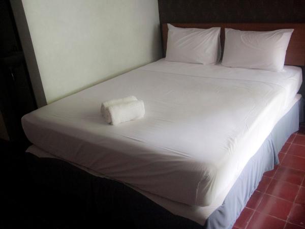 Ndalem Mantrigawen : photo 10 de la chambre chambre double standard