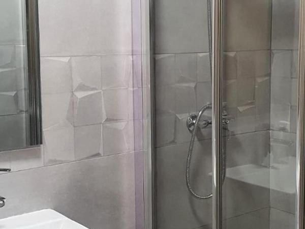 Rooms Suite Planetario : photo 1 de la chambre chambre double avec salle de bains privative