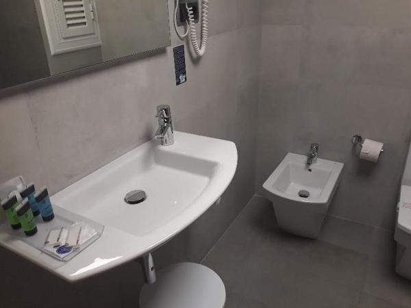 Hotel Castilla Alicante : photo 5 de la chambre room #9041046