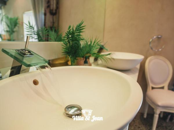 Villa St Jean SUITE Romantique : photo 8 de la chambre suite lit queen-size deluxe