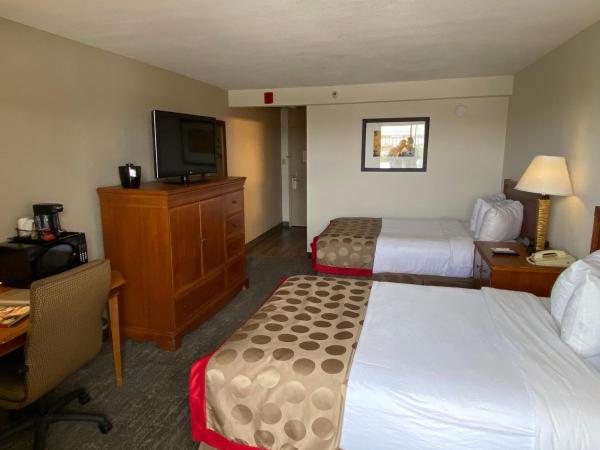 Ramada by Wyndham Albuquerque Midtown : photo 9 de la chambre chambre double deluxe avec 2 lits doubles - non-fumeurs