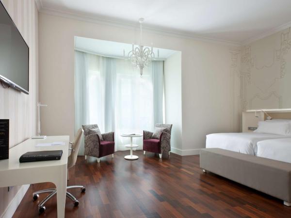 NH Collection Madrid Abascal : photo 2 de la chambre chambre double ou lits jumeaux premium