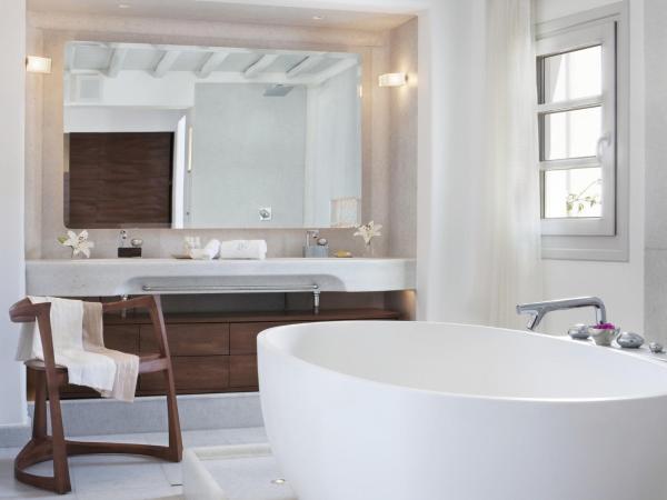 Belvedere Mykonos - Main Hotel - The Leading Hotels of the World : photo 7 de la chambre suite panoramique - vue spectaculaire sur mer