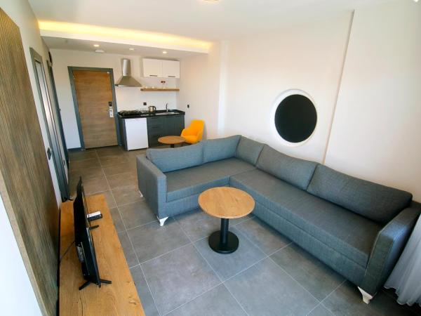 Ramira Joy Hotel : photo 2 de la chambre suite familiale