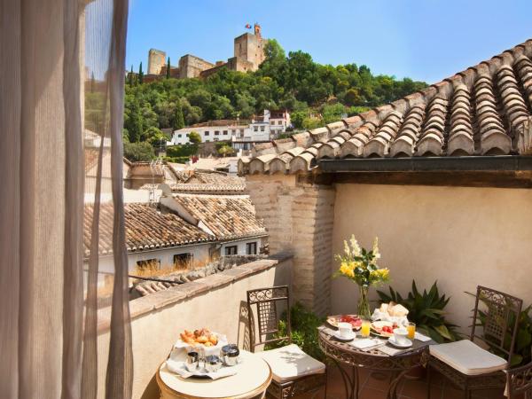 Hotel Casa 1800 Granada : photo 1 de la chambre chambre premium deluxe avec terrasse - vue sur alhambra