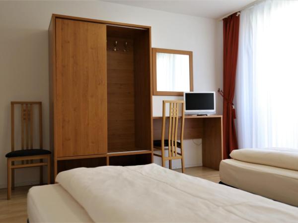 Hotel Christl München Innenstadt : photo 8 de la chambre chambre double avec salle de bains privative