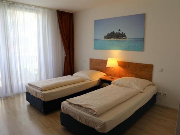 Hotel Christl München Innenstadt : photo 1 de la chambre chambre double avec salle de bains privative