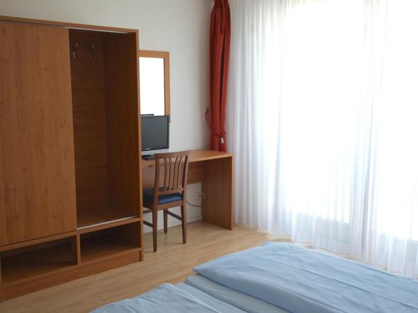 Hotel Christl München Innenstadt : photo 4 de la chambre chambre triple avec salle de bains