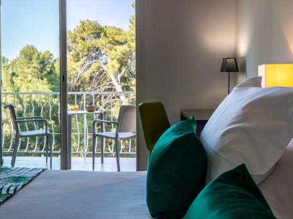 Hôtel Corniche du Liouquet : photo 4 de la chambre chambre supérieure avec terrasse - vue sur mer