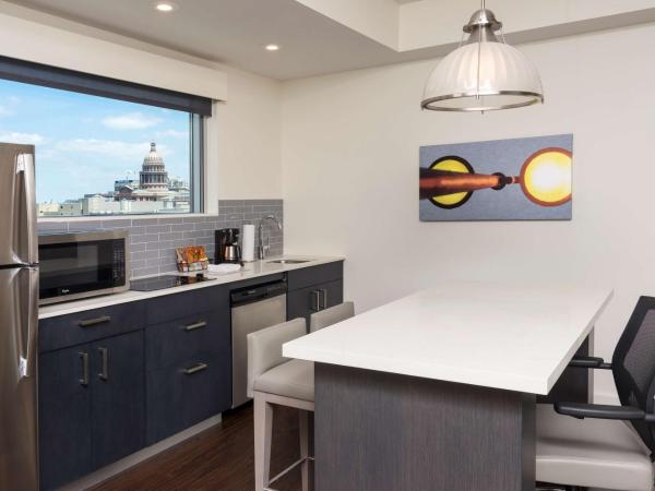 Hyatt House Austin/Downtown : photo 3 de la chambre suite 1 chambre lit king-size specialty avec cuisine