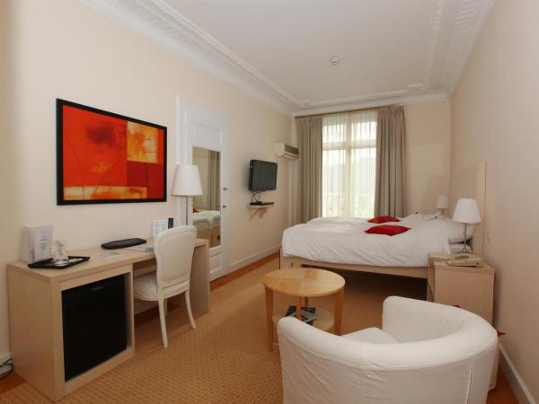 Hôtel du Grand Lac Excelsior : photo 5 de la chambre chambre double deluxe avec balcon et vue sur le lac