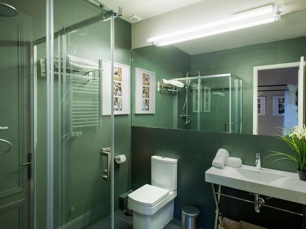 BacHome Gallery B&B : photo 1 de la chambre suite avec balcon - vue sur ville