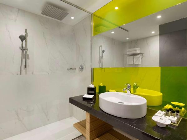 Wyndham Grand Athens : photo 4 de la chambre chambre double standard - vue sur ville - accessible aux personnes à mobilité réduite