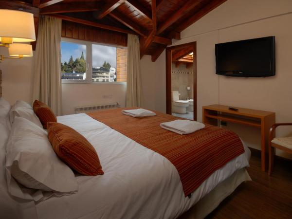 Hotel Tirol : photo 4 de la chambre chambre double ou lits jumeaux - vue sur ville