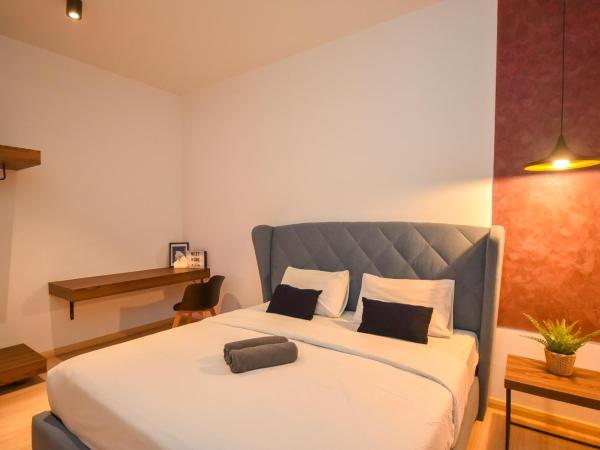 Cube 8teens by Nest Home : photo 5 de la chambre deluxe studio with neon