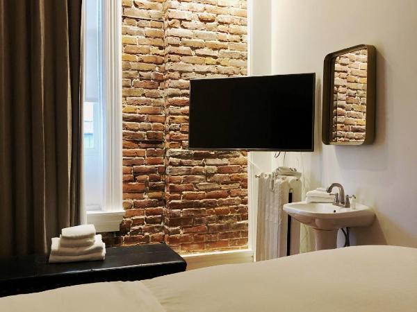 Victorian Hotel : photo 5 de la chambre chambre double avec salle de bains commune