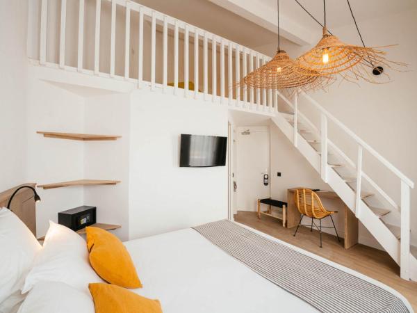 Hôtel Casa Marina : photo 2 de la chambre chambre familiale avec balcon