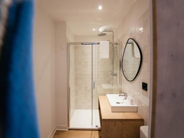 Hôtel Casa Marina : photo 9 de la chambre chambre lit queen-size - vue sur jardin