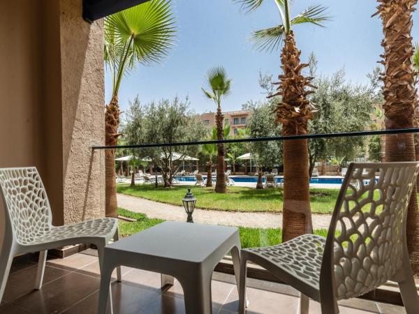 Wazo Hotel : photo 6 de la chambre chambre lits jumeaux - vue sur piscine