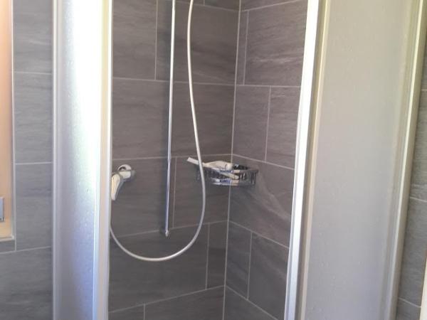 Ferien in der Bergwelt von Adelboden : photo 3 de la chambre chambre double deluxe avec douche