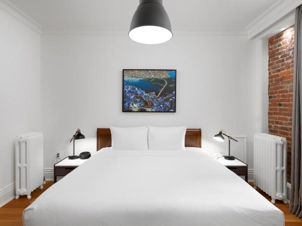 Victorian Hotel : photo 9 de la chambre chambre lit king-size héritage (salle de bains privative)