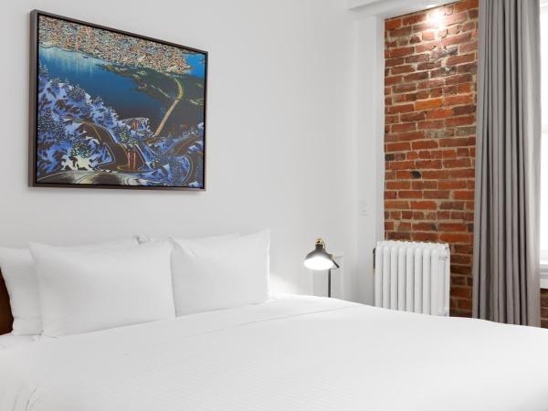 Victorian Hotel : photo 10 de la chambre chambre lit king-size héritage (salle de bains privative)