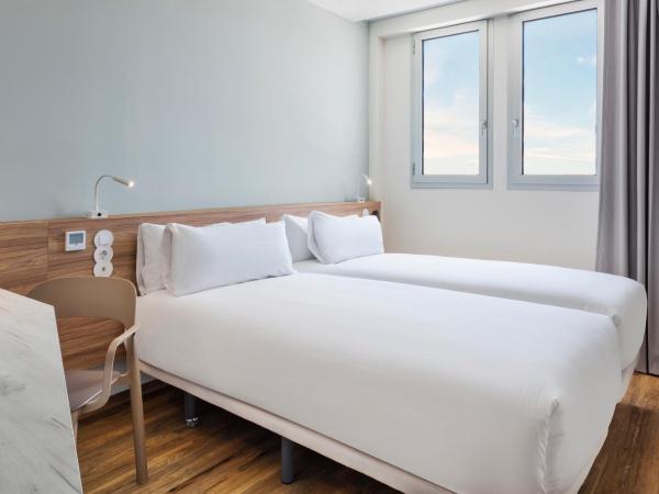 B&B HOTEL Lisboa Aeroporto : photo 3 de la chambre chambre lits jumeaux