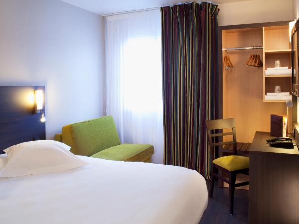 Escale Oceania Vannes Centre : photo 1 de la chambre chambre supérieure