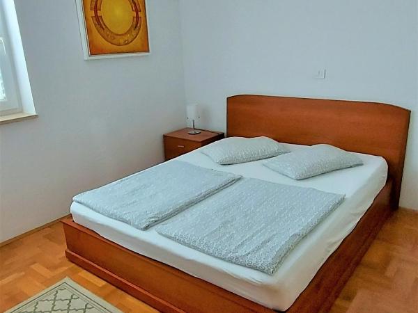 Apartments Aurora near beach : photo 8 de la chambre appartement avec balcon