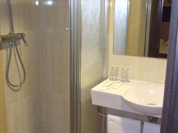 Hostal Rocamar : photo 4 de la chambre chambre lits jumeaux