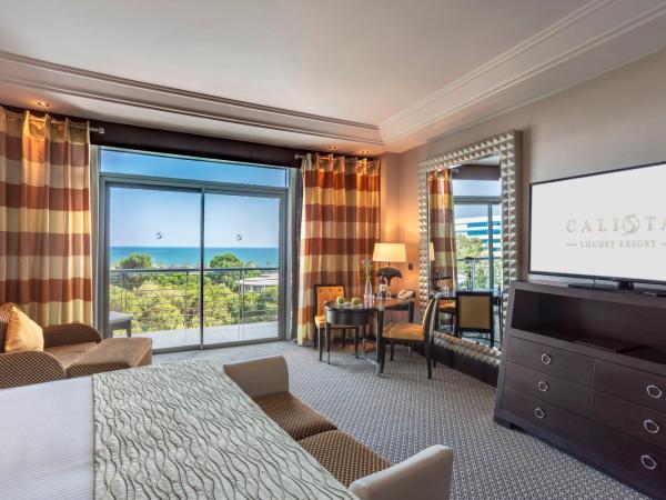 Calista Luxury Resort : photo 3 de la chambre chambre double ou lits jumeaux - vue latérale sur mer