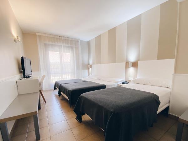 Hotel Rio Arga : photo 7 de la chambre chambre triple
