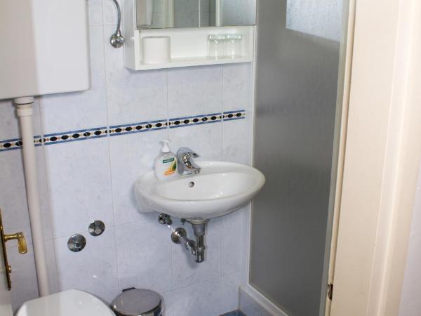 B&B Baron Gautsch : photo 4 de la chambre chambre triple avec balcon